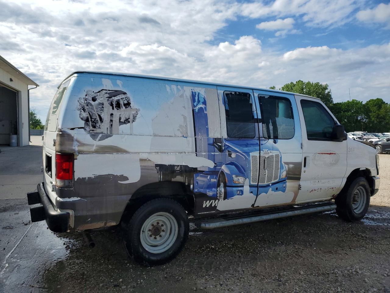 2013 Ford Econoline E250 Van - Image 3