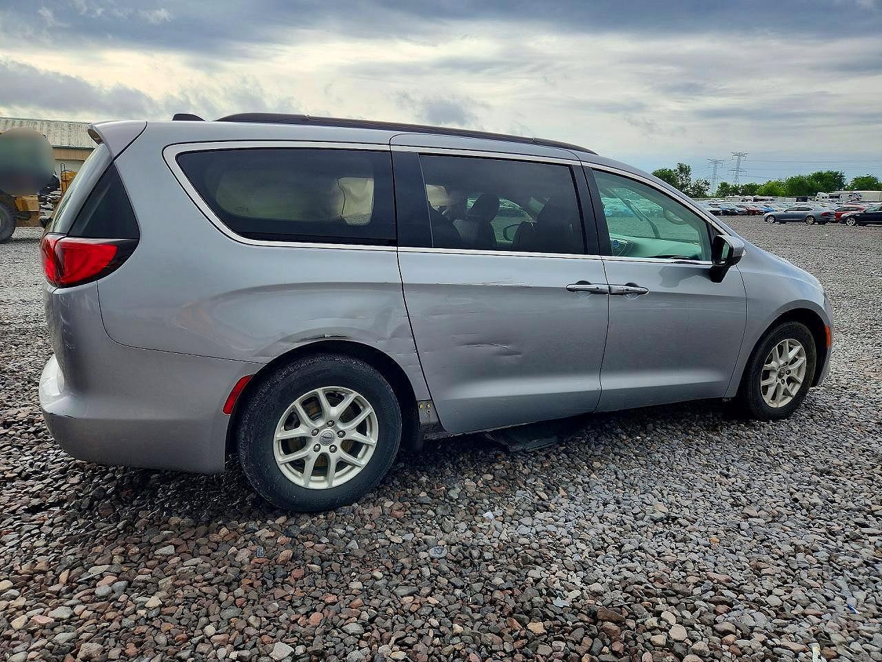2021 Chrysler Voyager Lxi - Фото 3