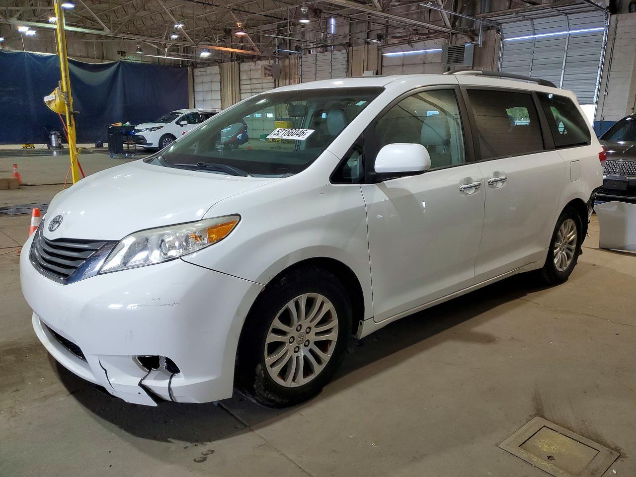 2014 Toyota Sienna Xle 8-Passenger