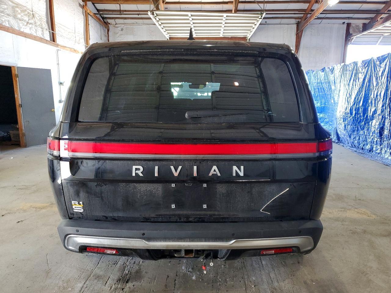 2023 Rivian R1S Adventure - Фото 6