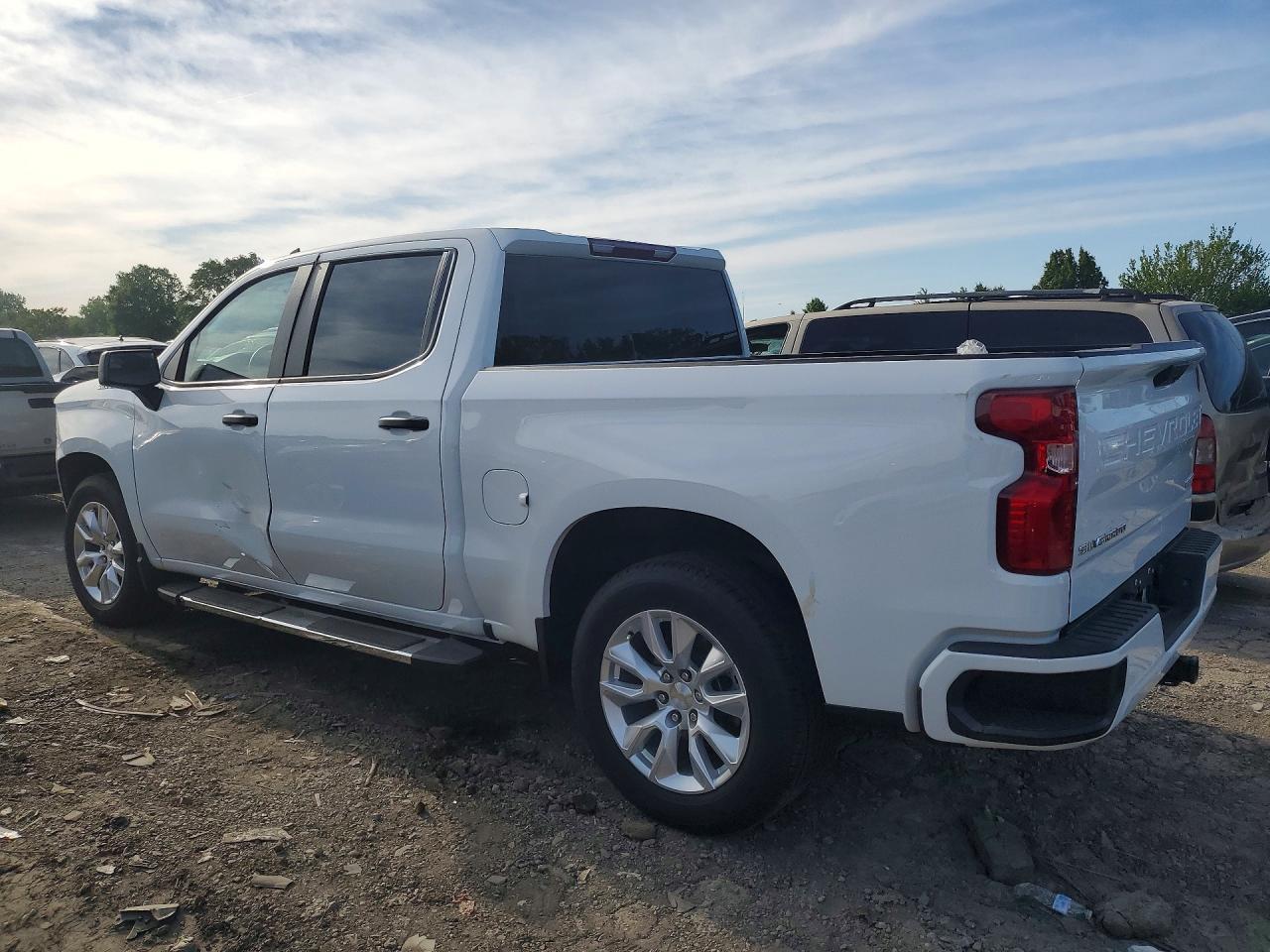 2024 Chevrolet Silverado K1500 Custom - Фото 2