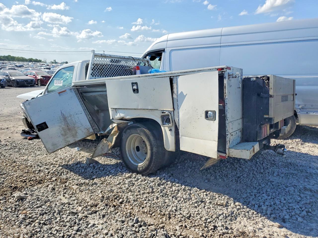 2016 Ford F350 Super Duty - Image 2