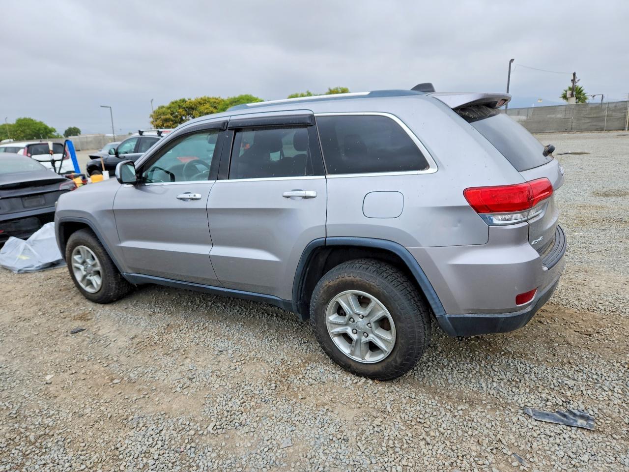 2015 Jeep Grand Cherokee Laredo - Фото 2