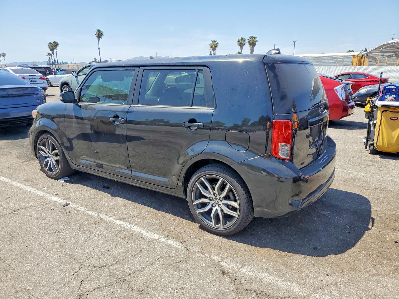 2013 Scion Xb Base - Фото 2