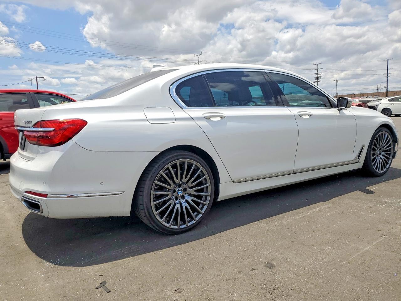 2019 BMW 740 I - Image 3