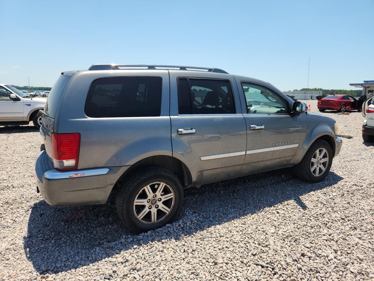 2007 Chrysler Aspen Limited - Image 3