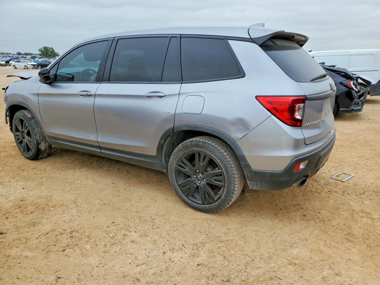 2019 Honda Passport - Image 2