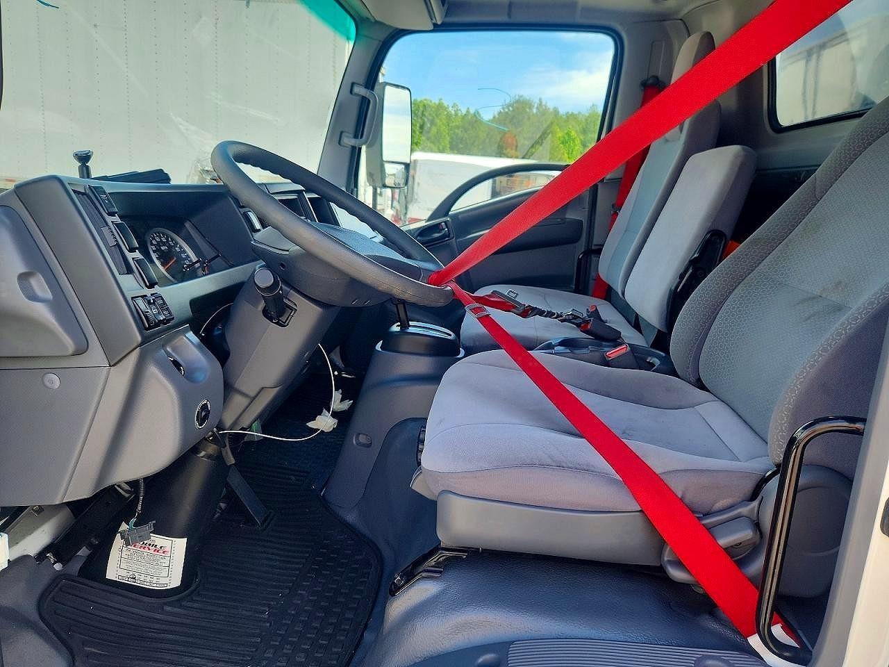 2020 Isuzu Nrr Box Truck - Image 7