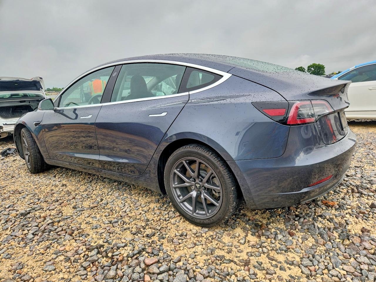2019 Tesla Model 3 - Image 2