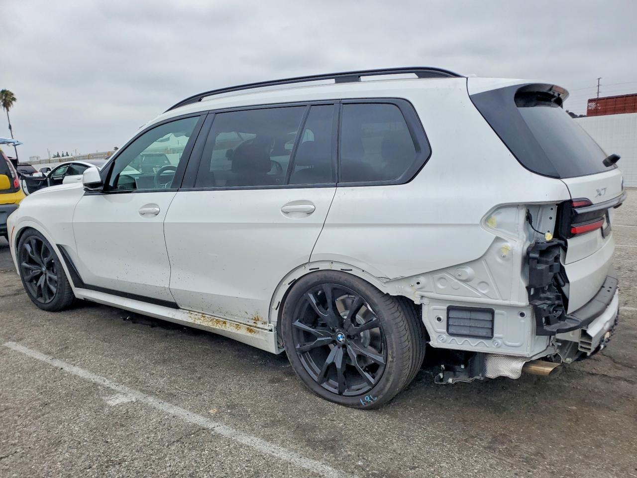 2026 BMW X7 xDrive40I - Image 2