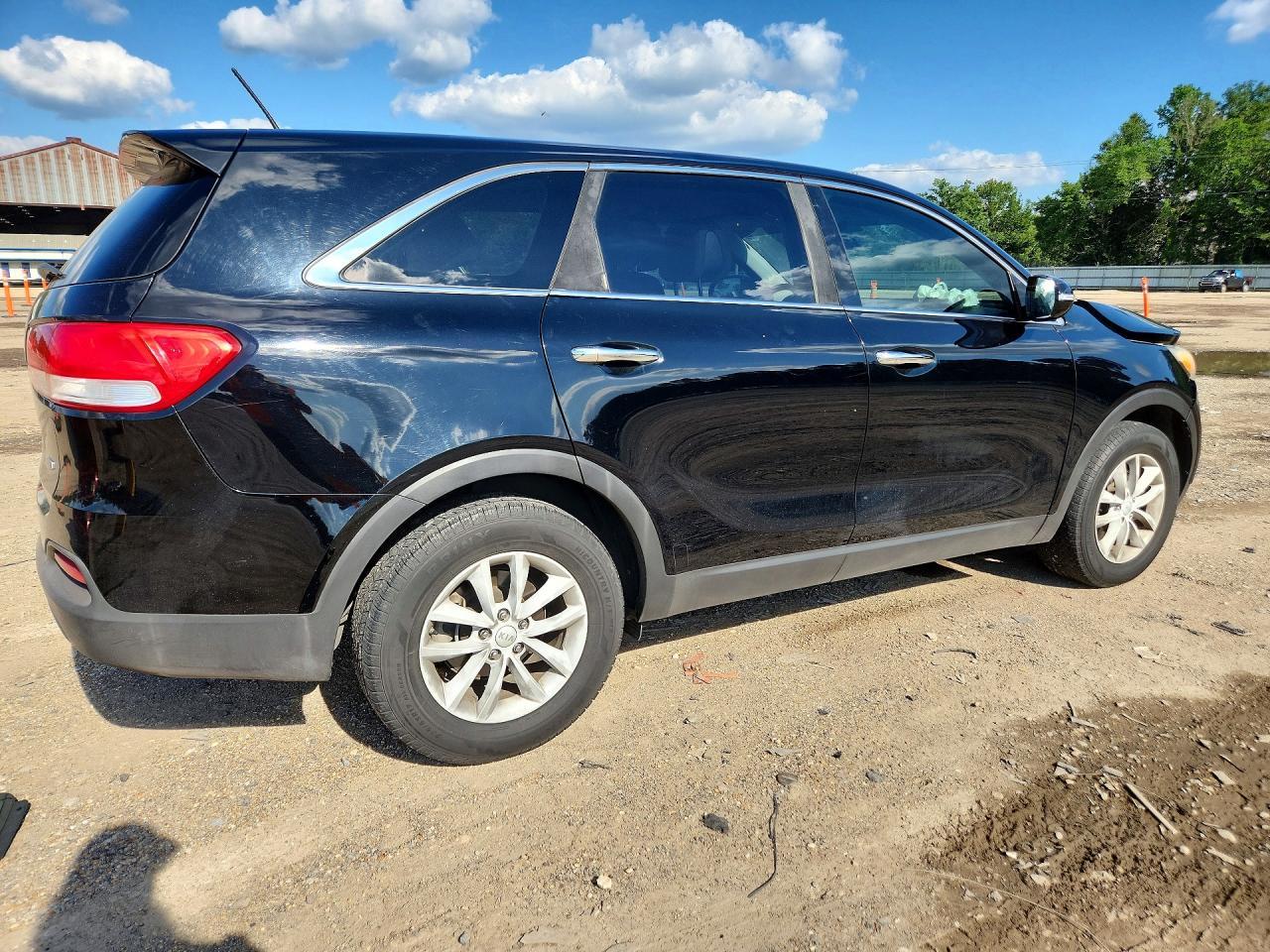 2016 Kia Sorento L - Image 3