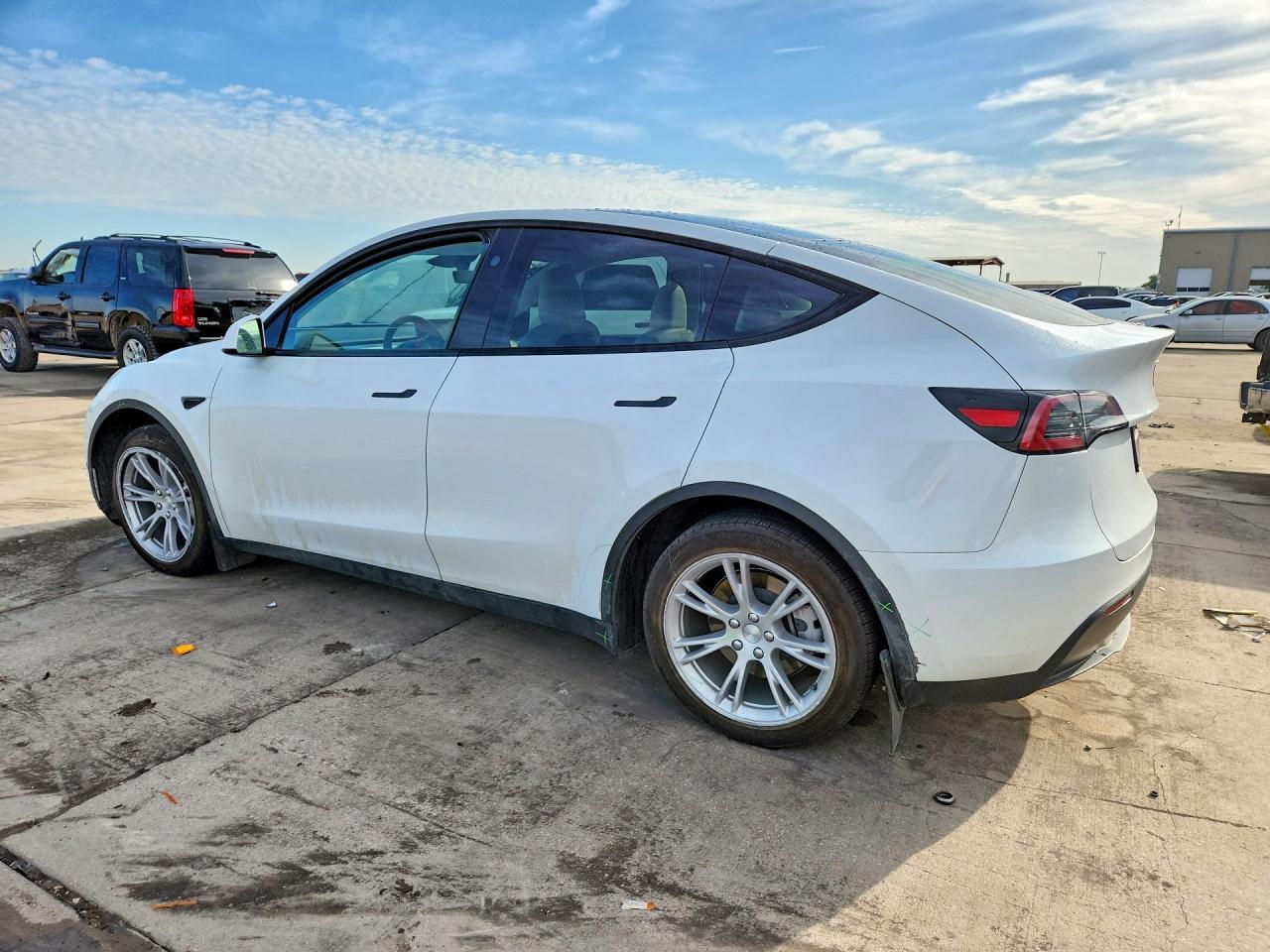 2023 Tesla Model Y - Image 2