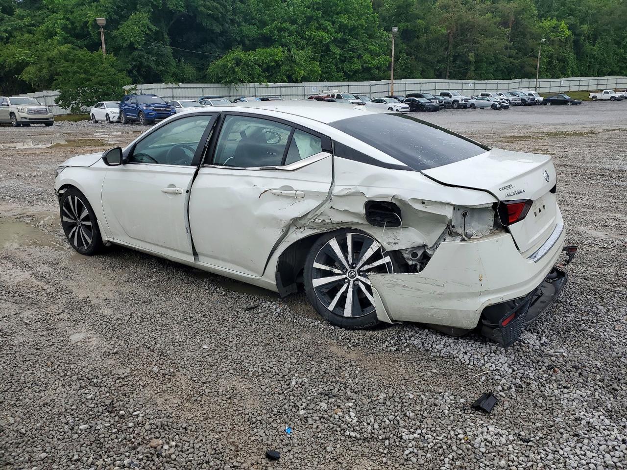2022 Nissan Altima Sr - Image 2