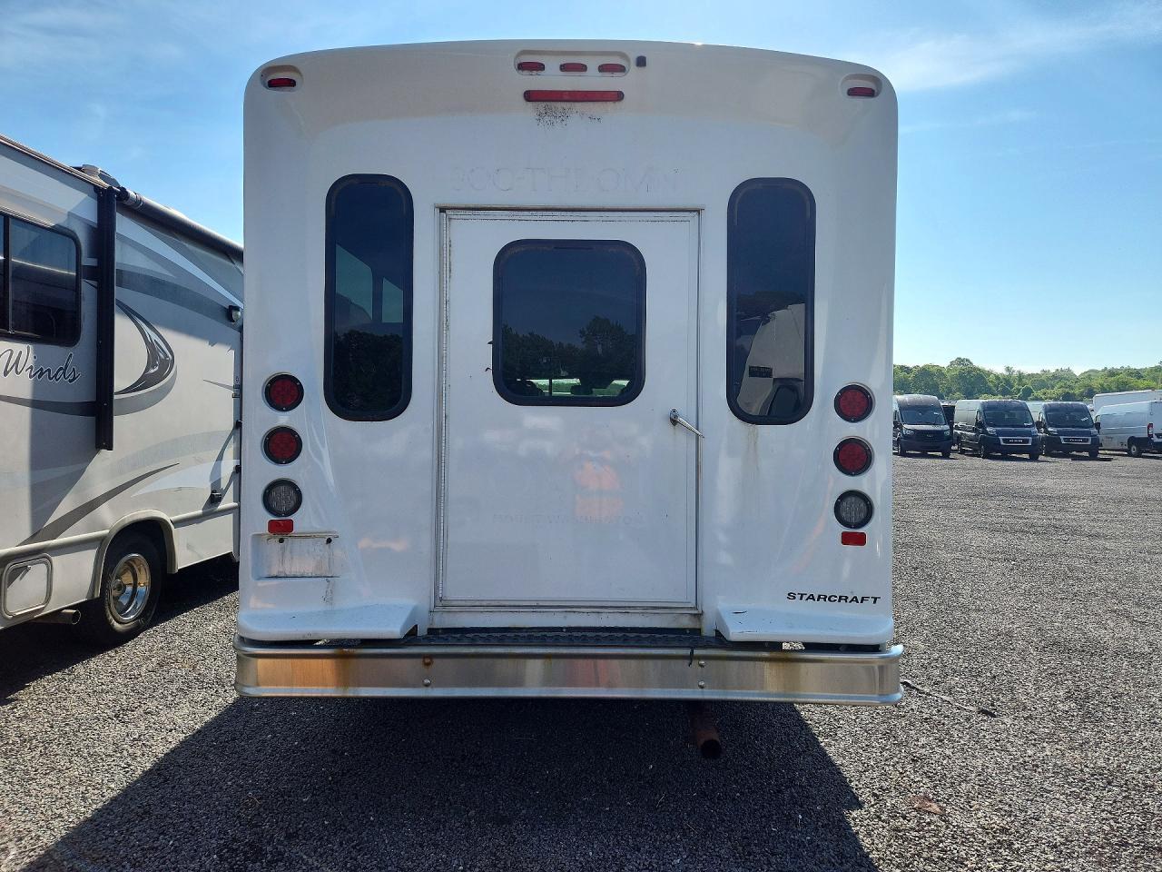 2023 Ford E450 Shuttle Bus - Фото 6