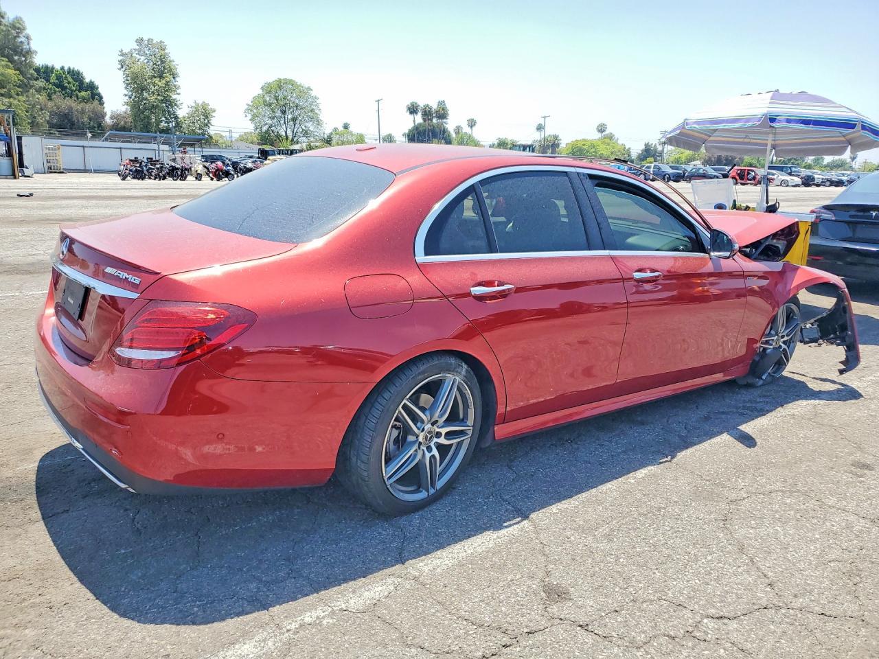 2019 Mercedes-Benz E 300 - Фото 3