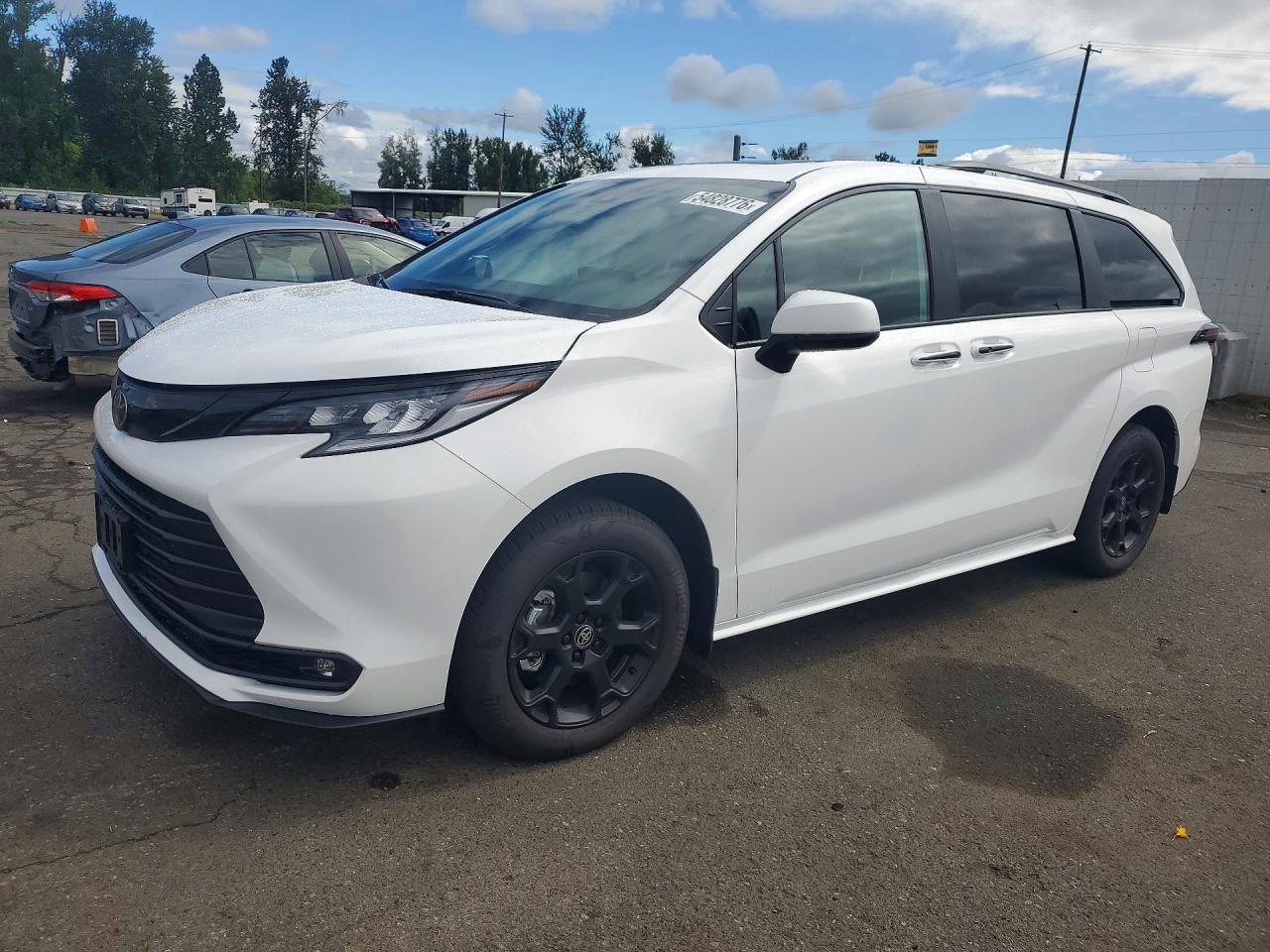 2026 Toyota Sienna Woodland Edition
