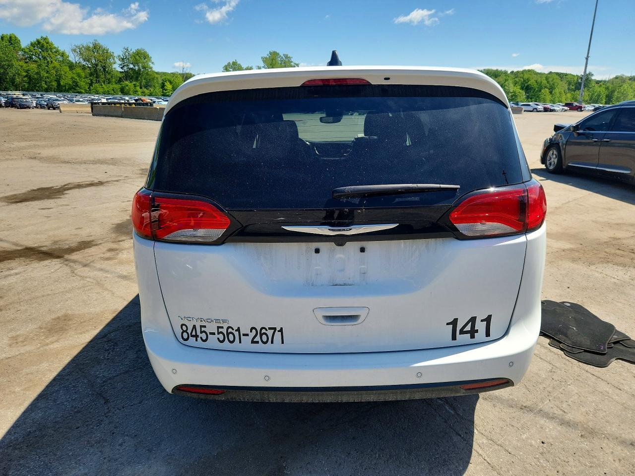 2025 Chrysler Voyager Lx - Image 6