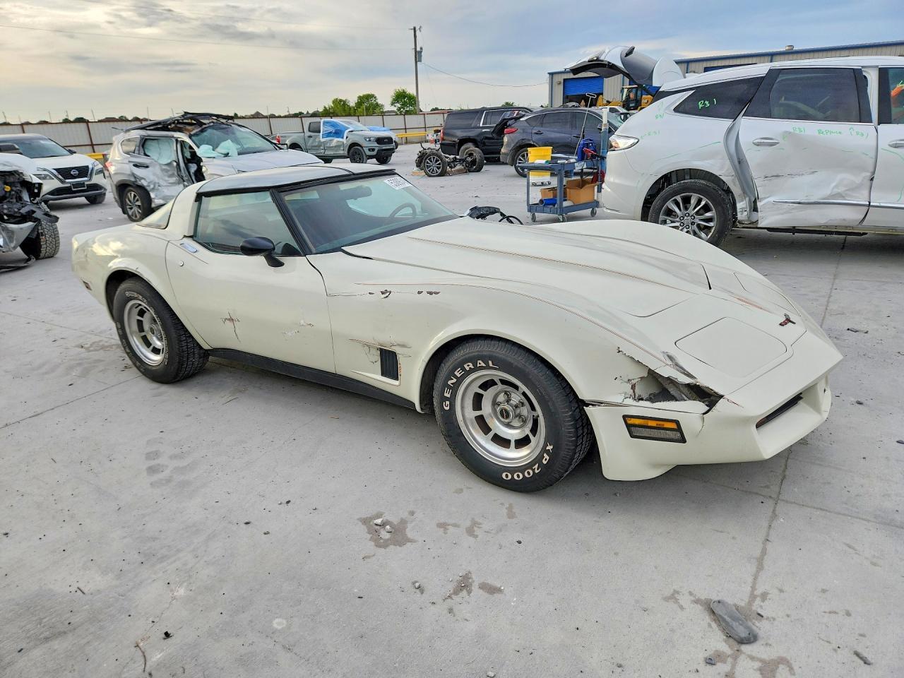 1981 Chevrolet Corvette - Фото 4