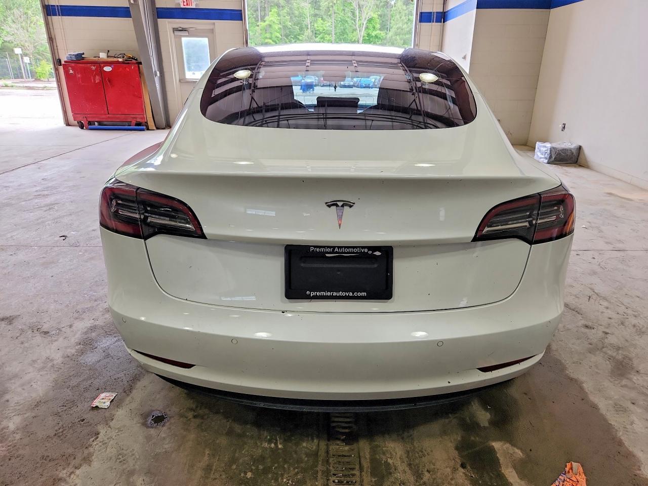 2020 Tesla Model 3 - Фото 6