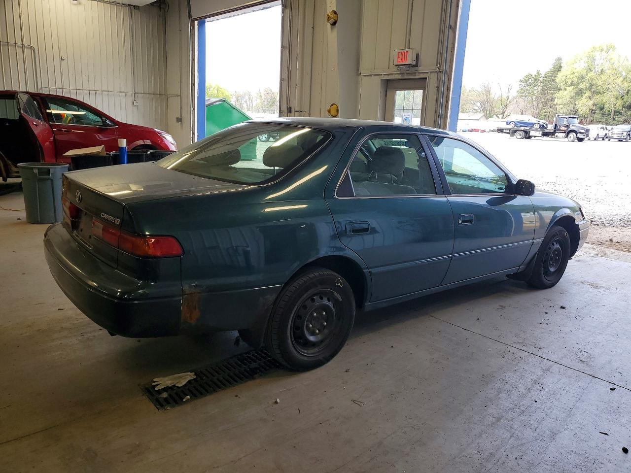 1998 Toyota Camry Le - Image 3
