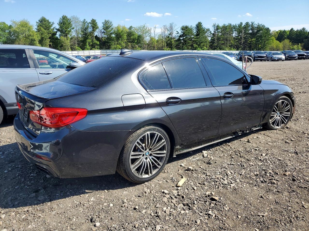 2020 BMW M550Xi - Фото 3