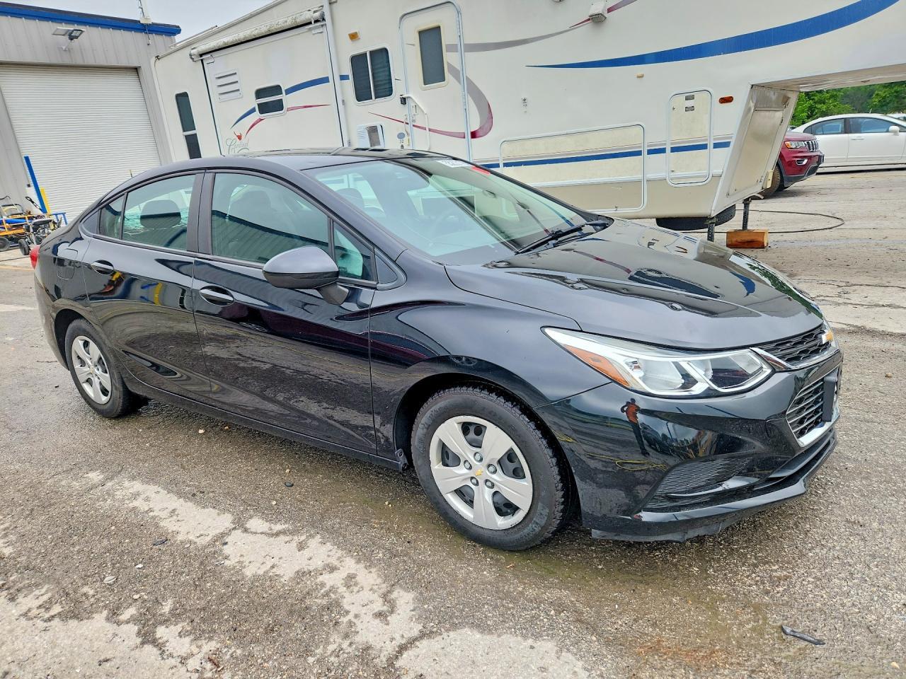 2017 Chevrolet Cruze Ls - Фото 4