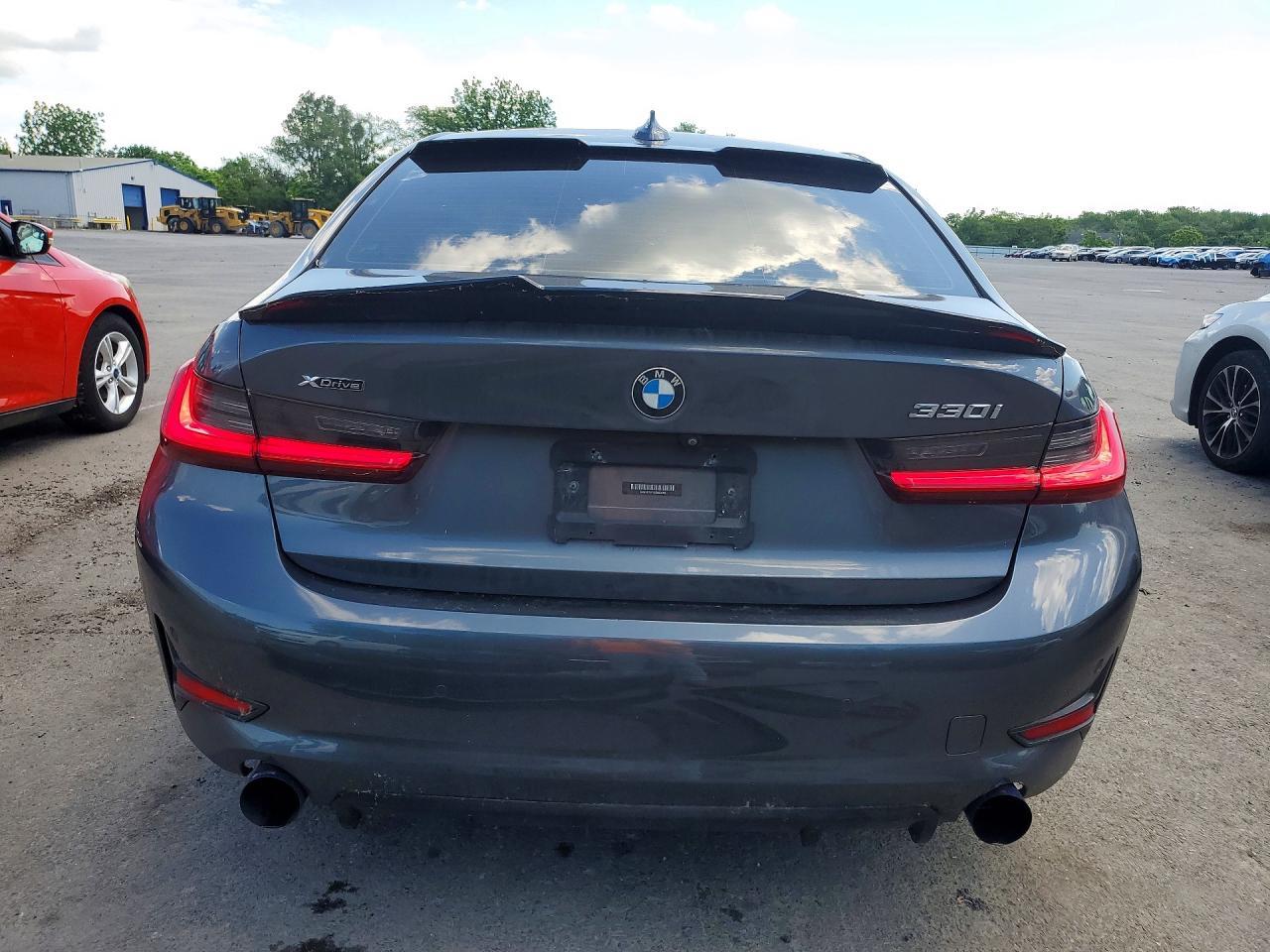 2019 BMW 330Xi - Фото 6