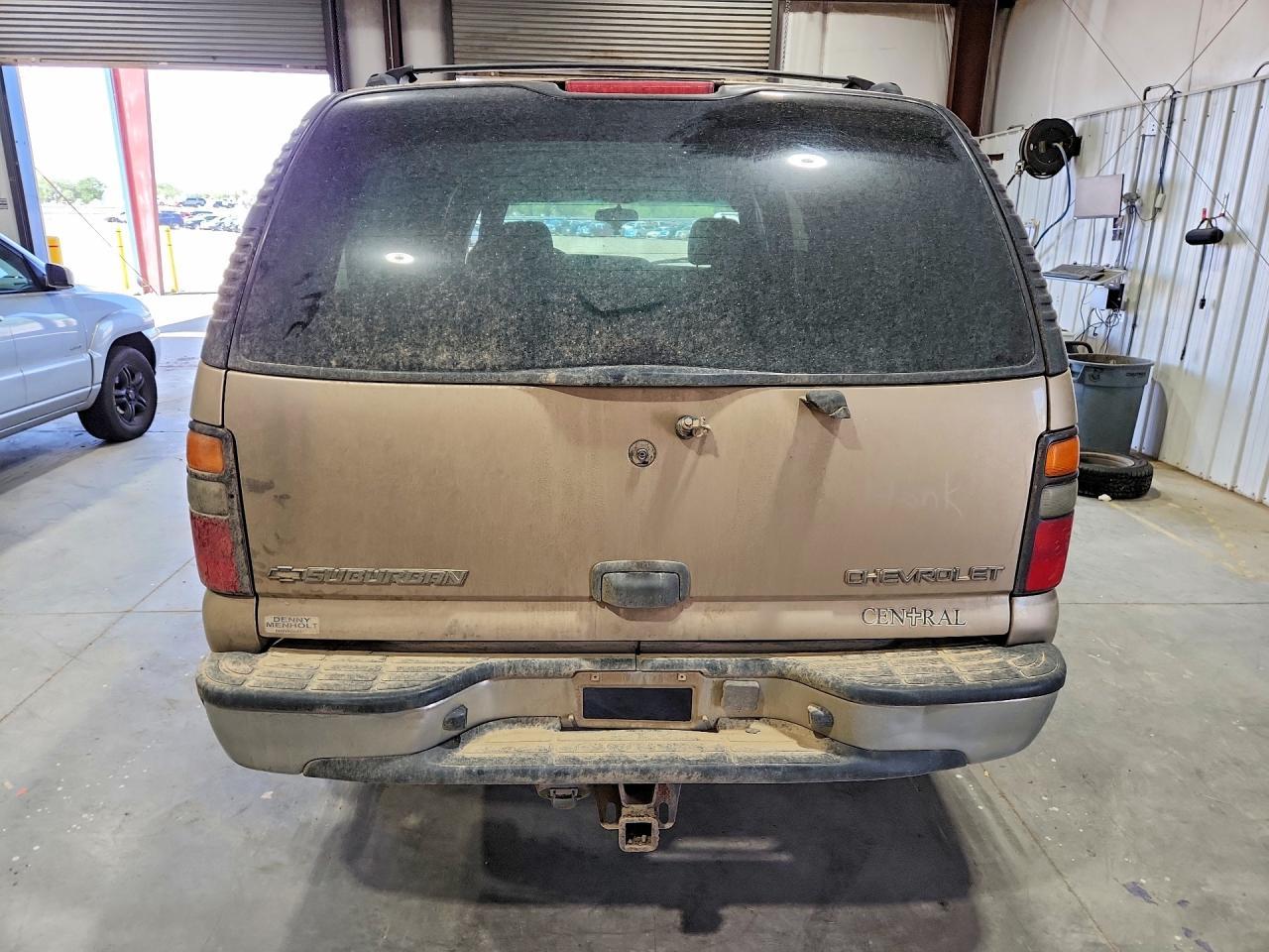 2005 Chevrolet Suburban K1500 - Image 6