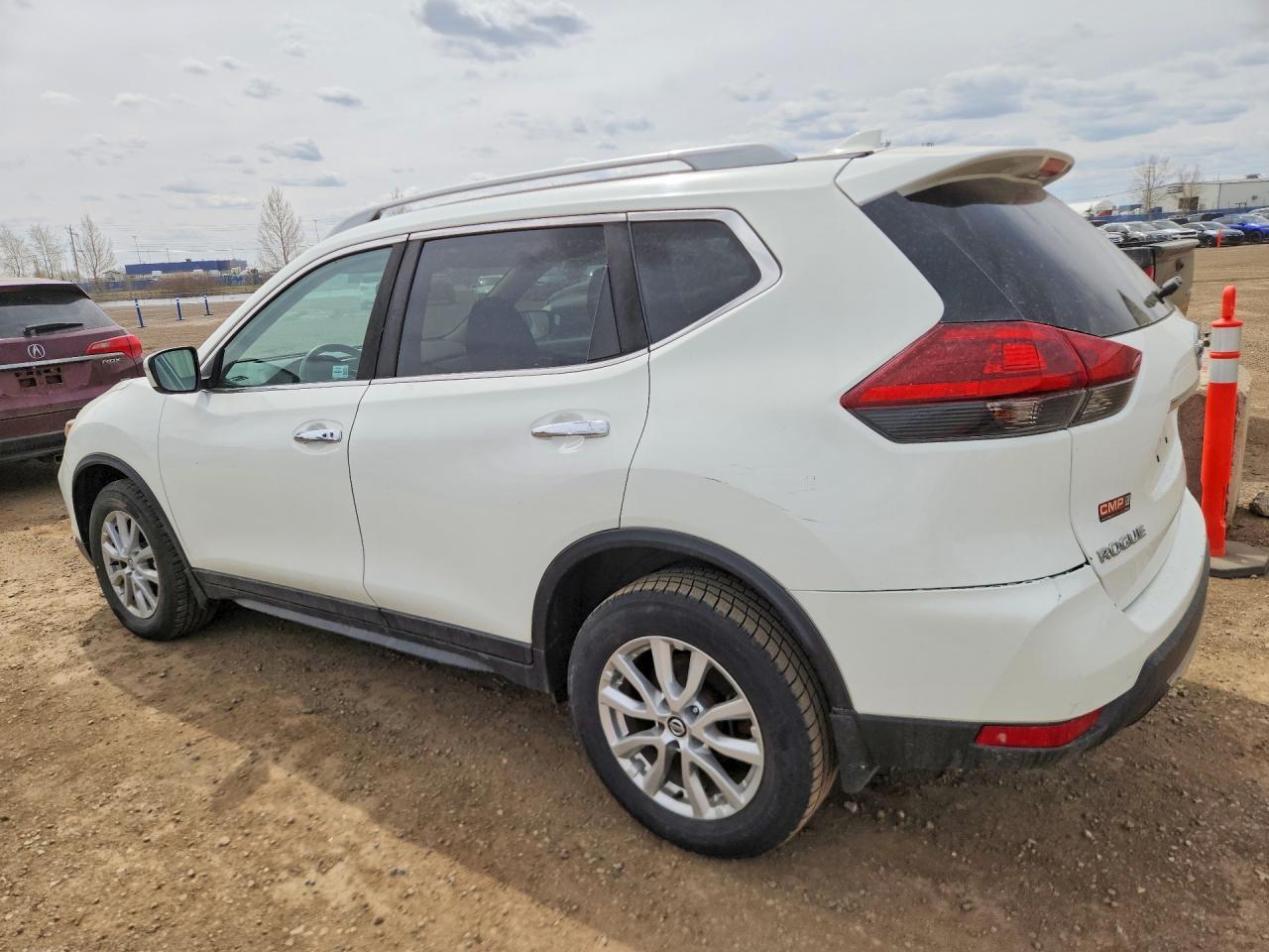 2018 Nissan Rogue S/Sv - Image 2
