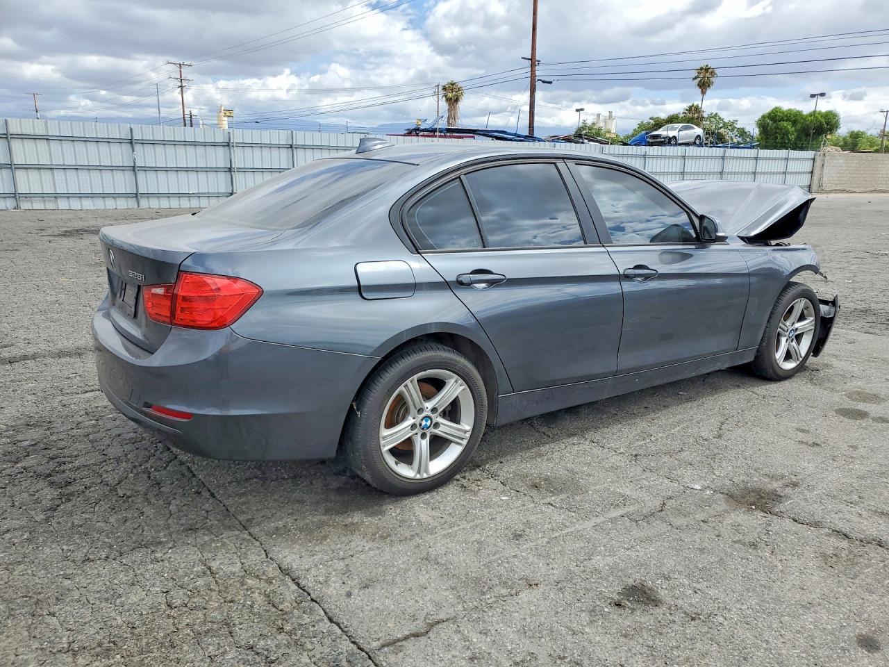 2013 BMW 328 I Sulev - Image 3
