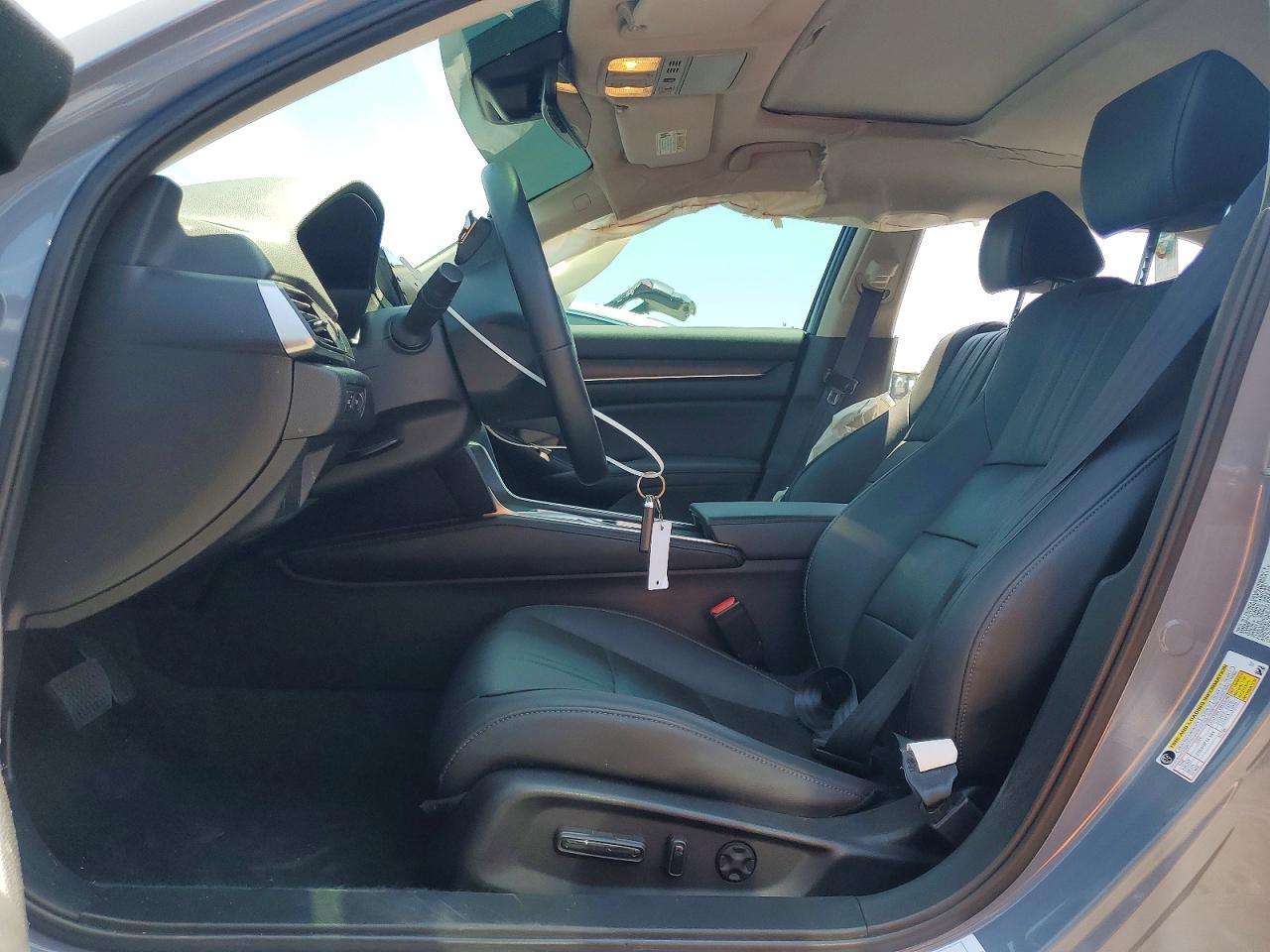 2022 Honda Accord Touring Hybrid - Image 7