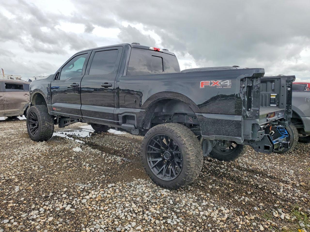 2025 Ford F250 Super Duty - Image 2