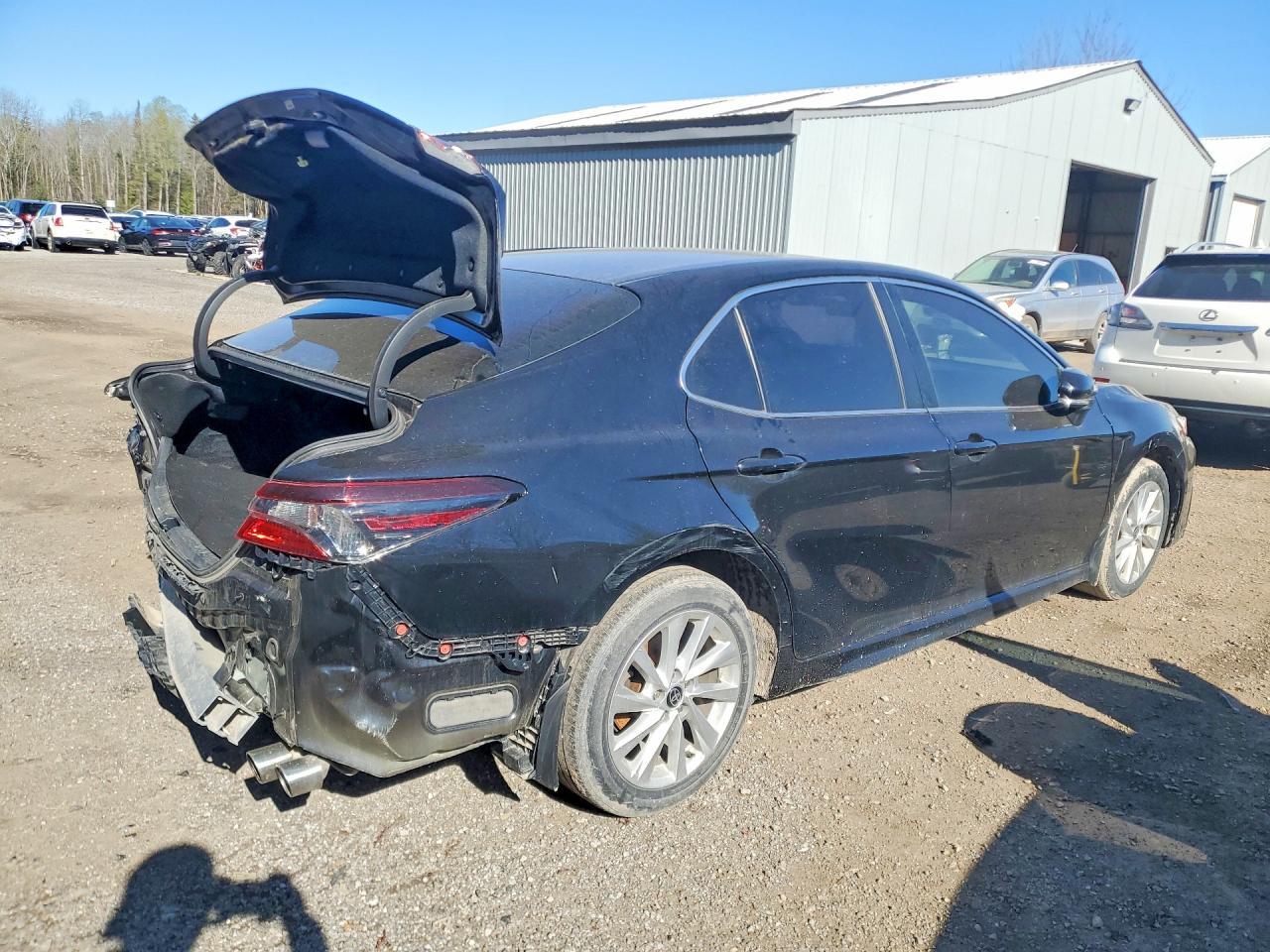 2022 Toyota Camry Se - Фото 3