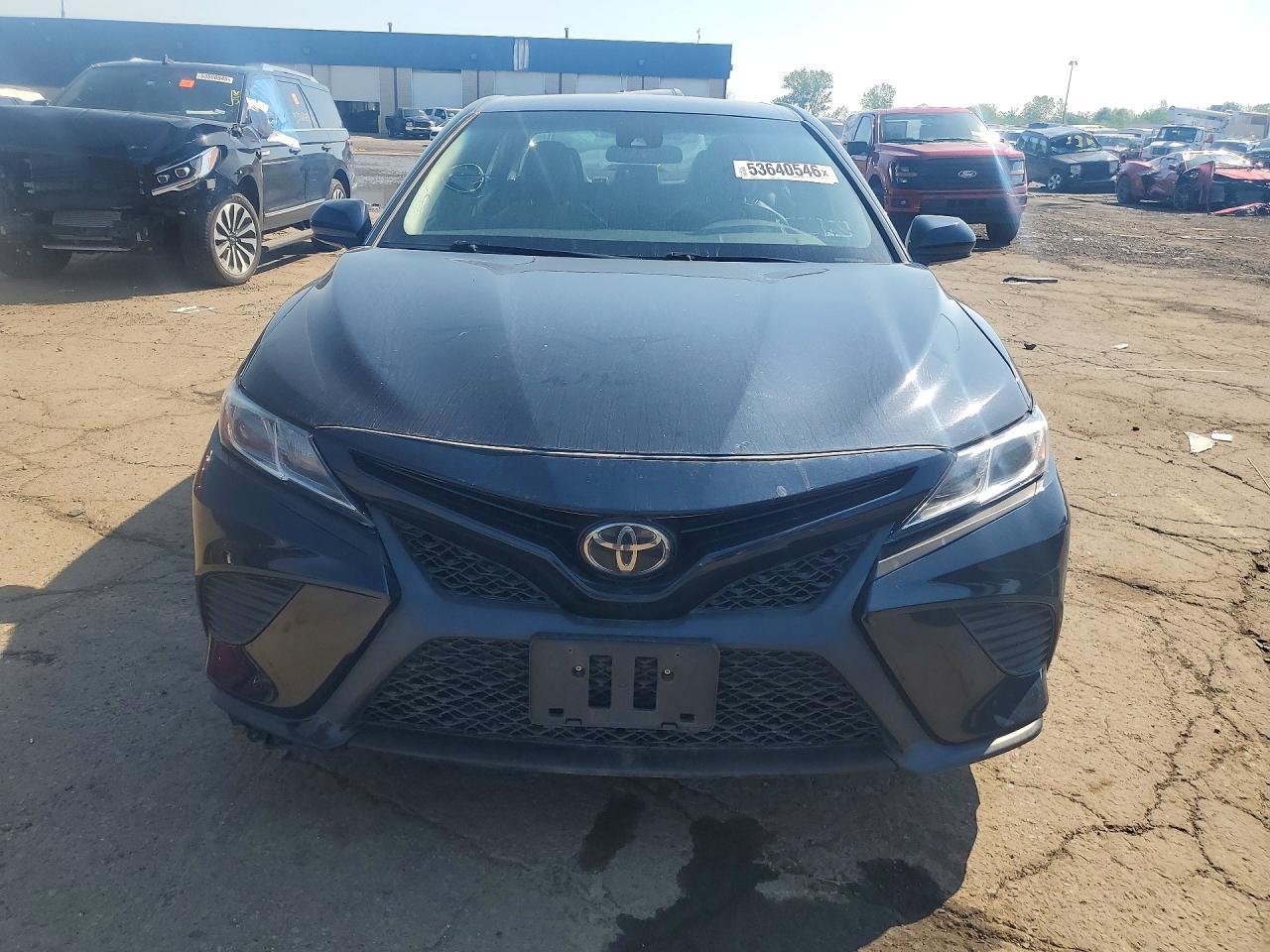 2019 Toyota Camry Se - Image 5