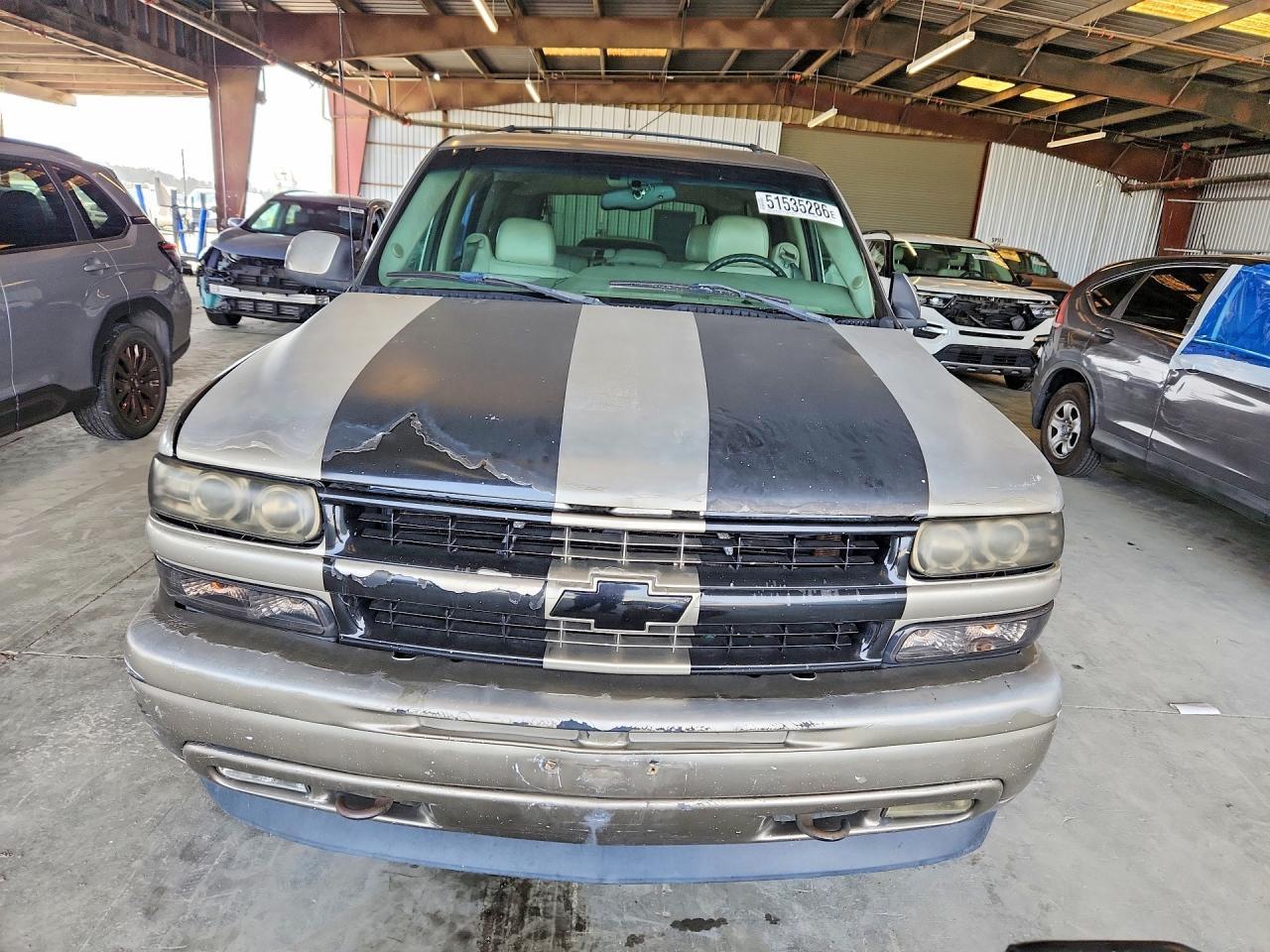 2004 Chevrolet Tahoe C1500 - Image 5