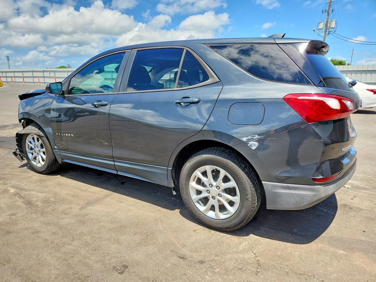 2020 Chevrolet Equinox Ls - Фото 2