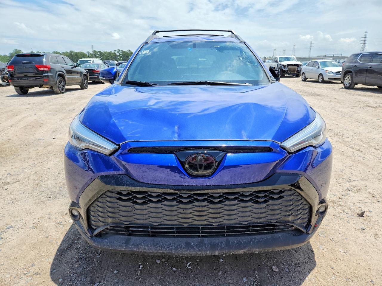 2024 Toyota Corolla Cross Hybrid Nightshade - Image 5