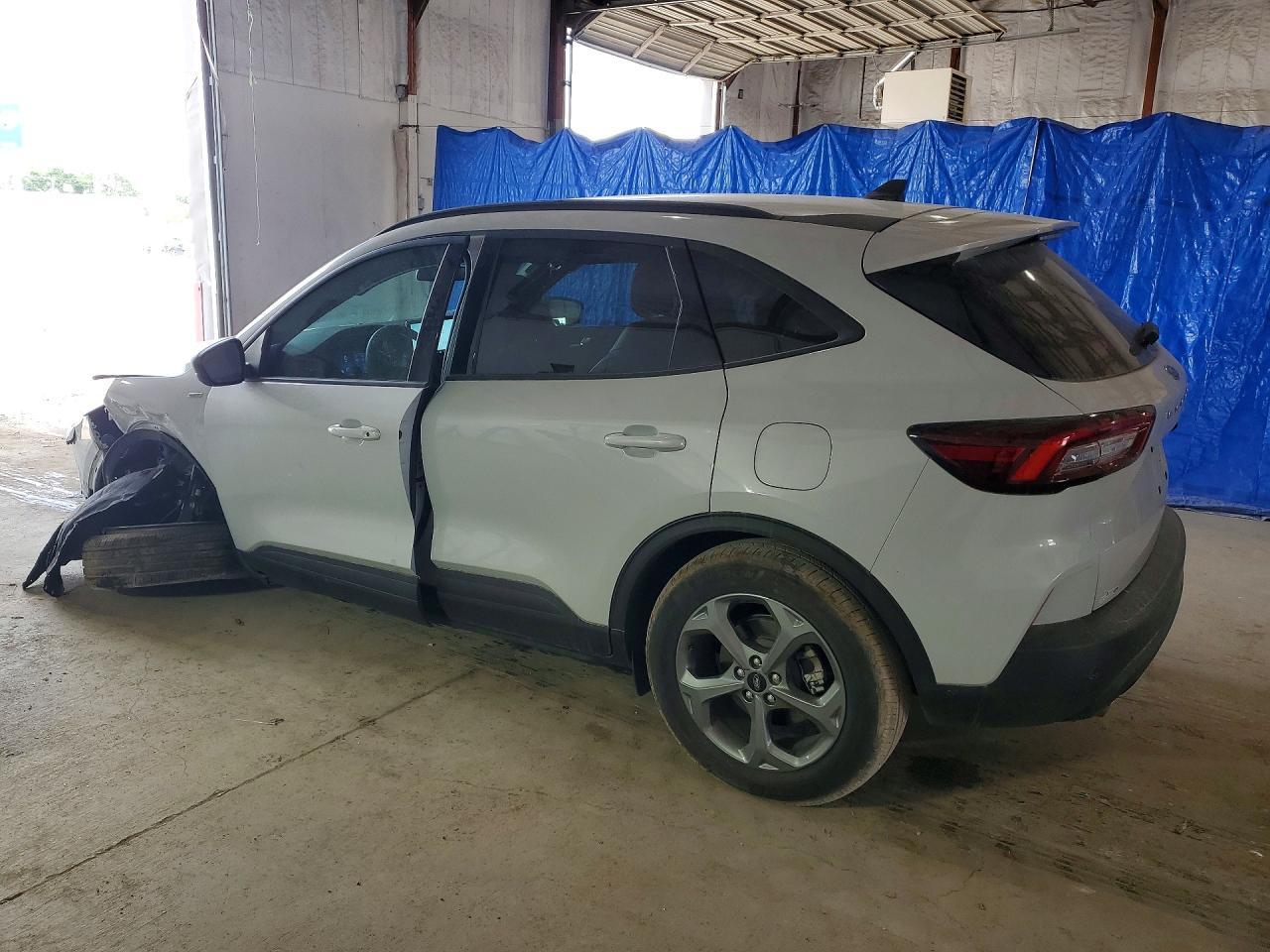 2025 Ford Escape St Line - Фото 2