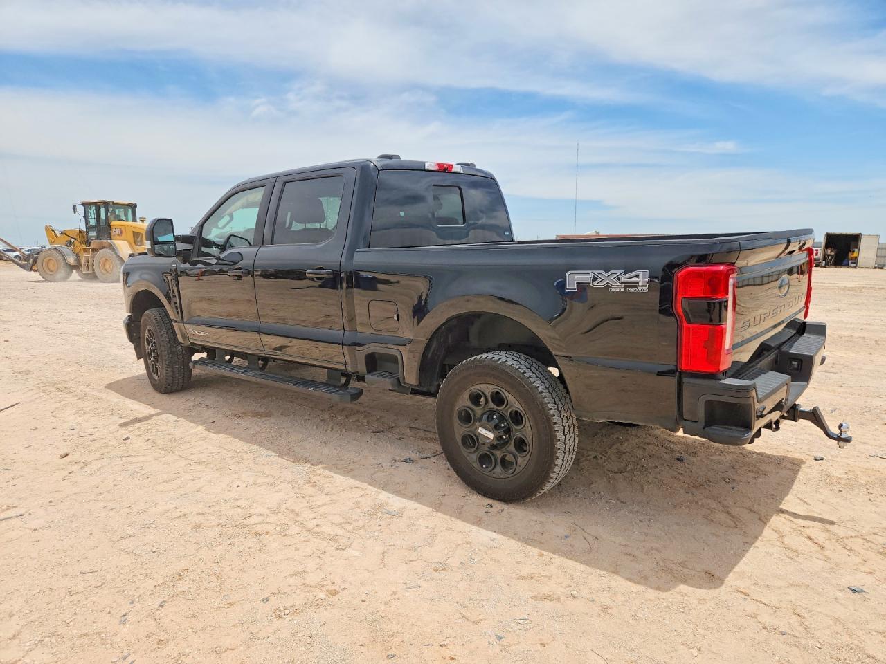 2025 Ford F250 Super Duty - Фото 2