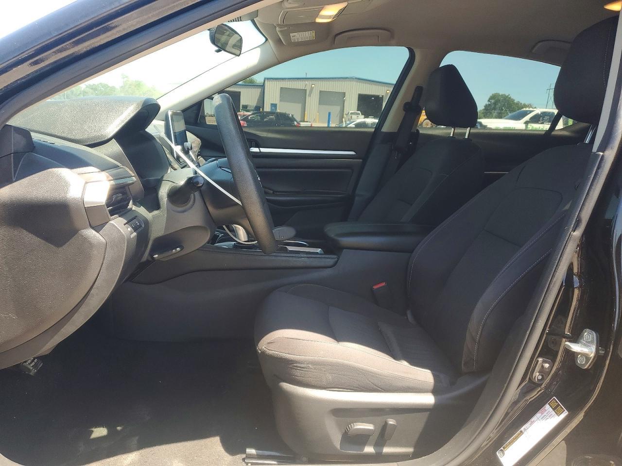 2023 Nissan Altima - Image 7