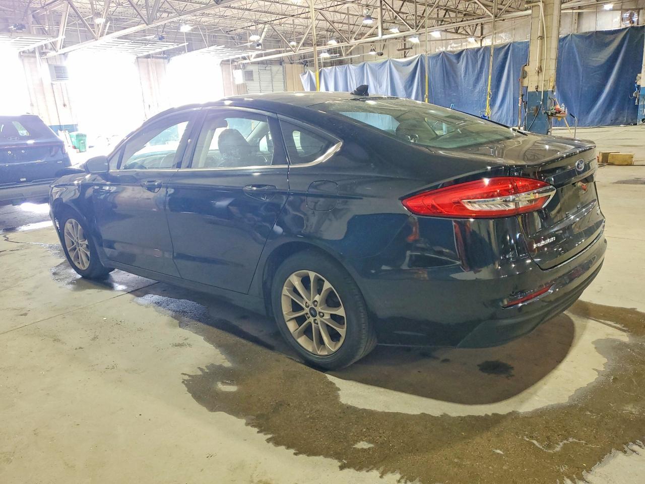 2020 Ford Fusion Se - Фото 2