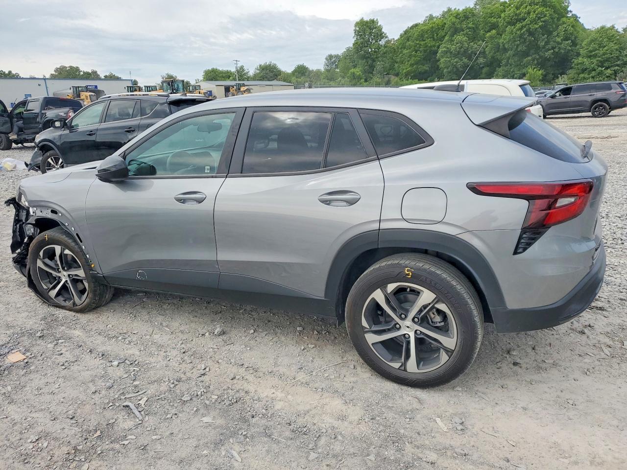 2024 Chevrolet Trax 1Rs - Фото 2