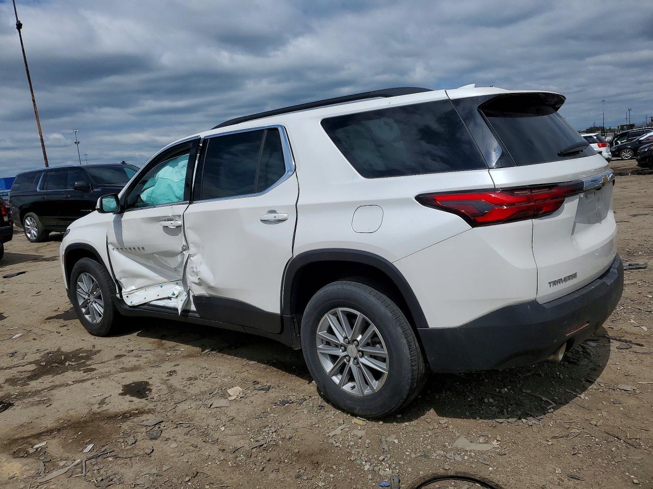 2022 Chevrolet Traverse Lt - Фото 2