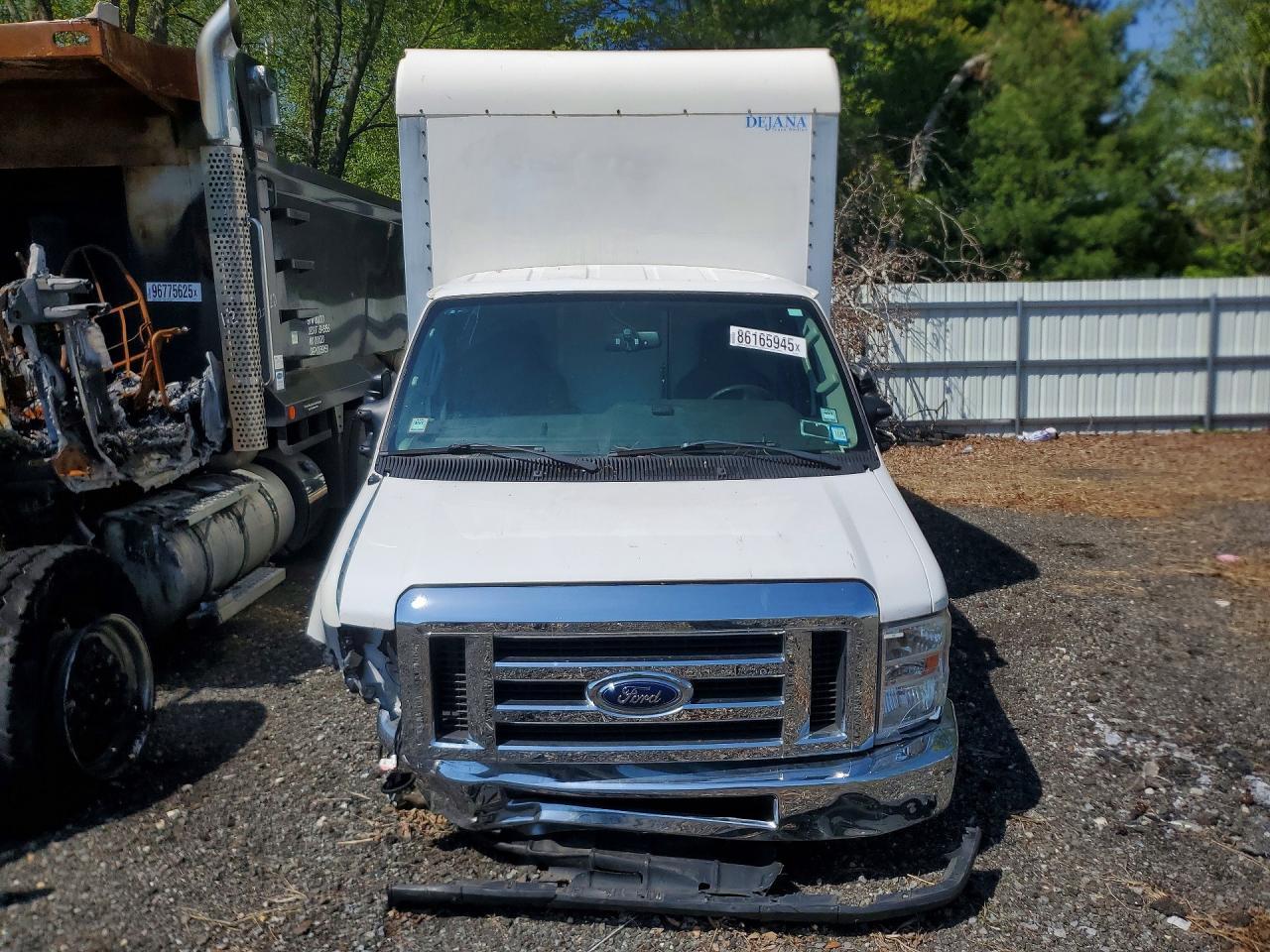 2017 Ford E350 Box Truck - Фото 5