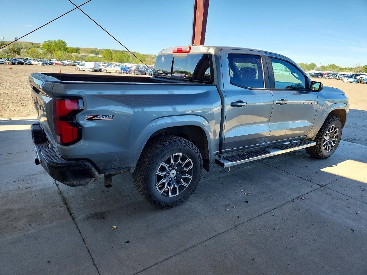 2025 Chevrolet Colorado Z71 - Image 3