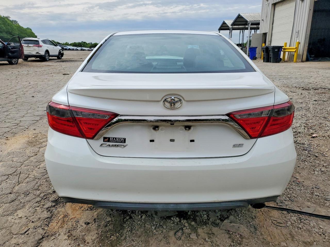 2015 Toyota Camry Se - Image 6