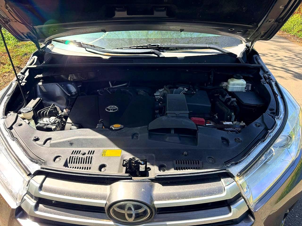 2017 Toyota Highlander Le - Image 7