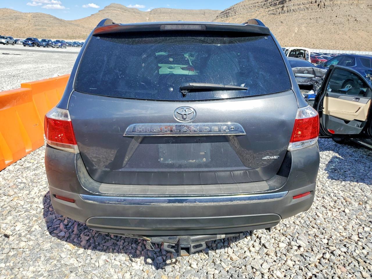 2012 Toyota Highlander Se - Image 6