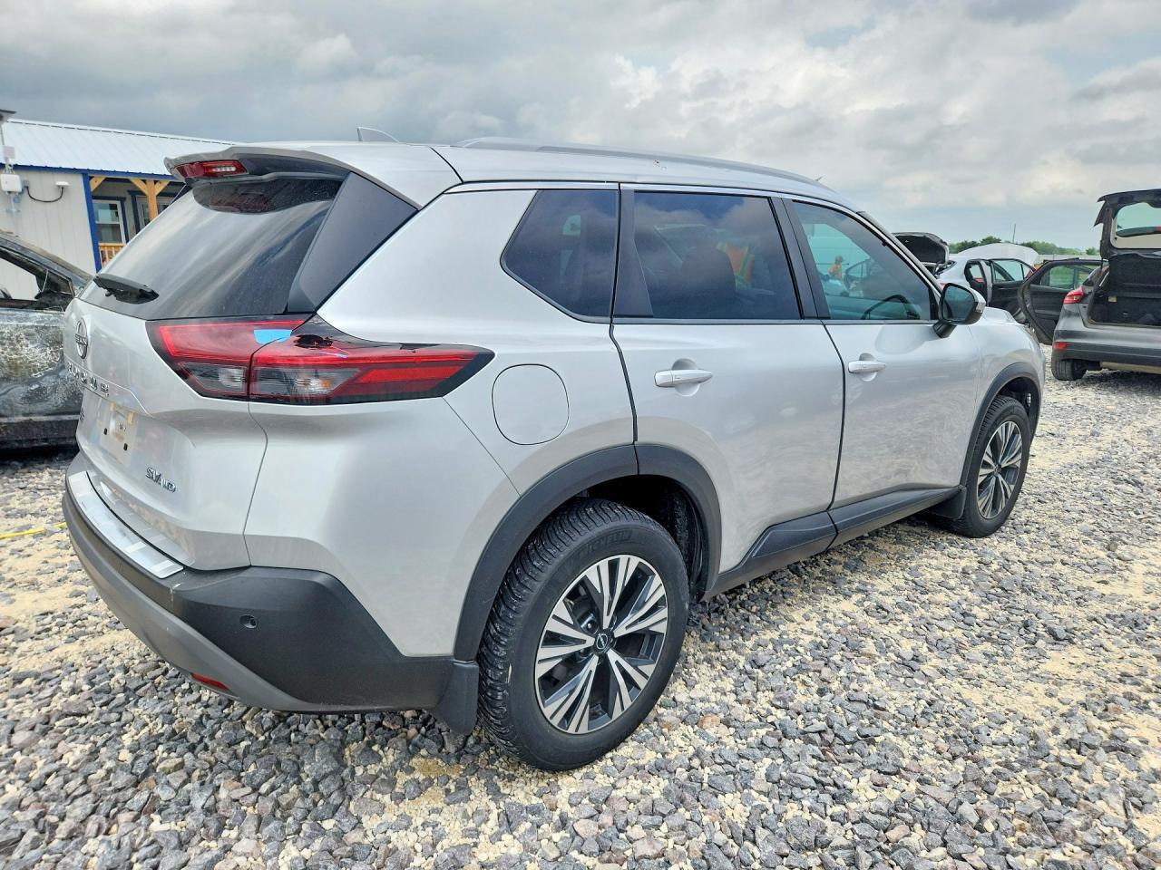 2022 Nissan Rogue Sv - Фото 3