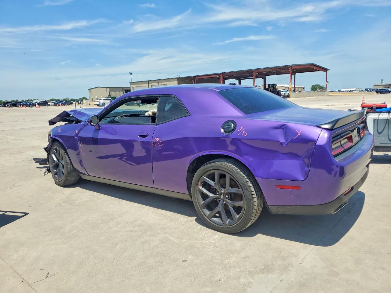 2019 Dodge Challenger Sxt - Image 2